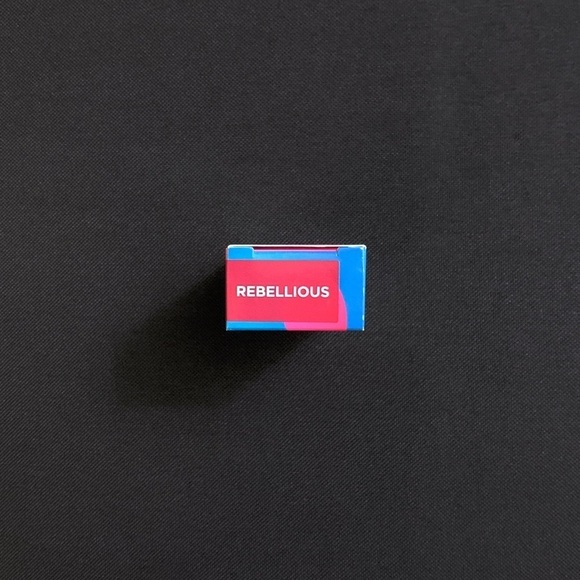 URBAN DECAY Rebellious Hydromanic Plumping Dewy Liquid Blush Cheek Tint - Picture 3 of 3